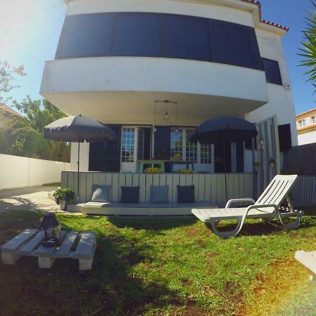 Lisbon Waves Surf Lodge Almada Exterior photo