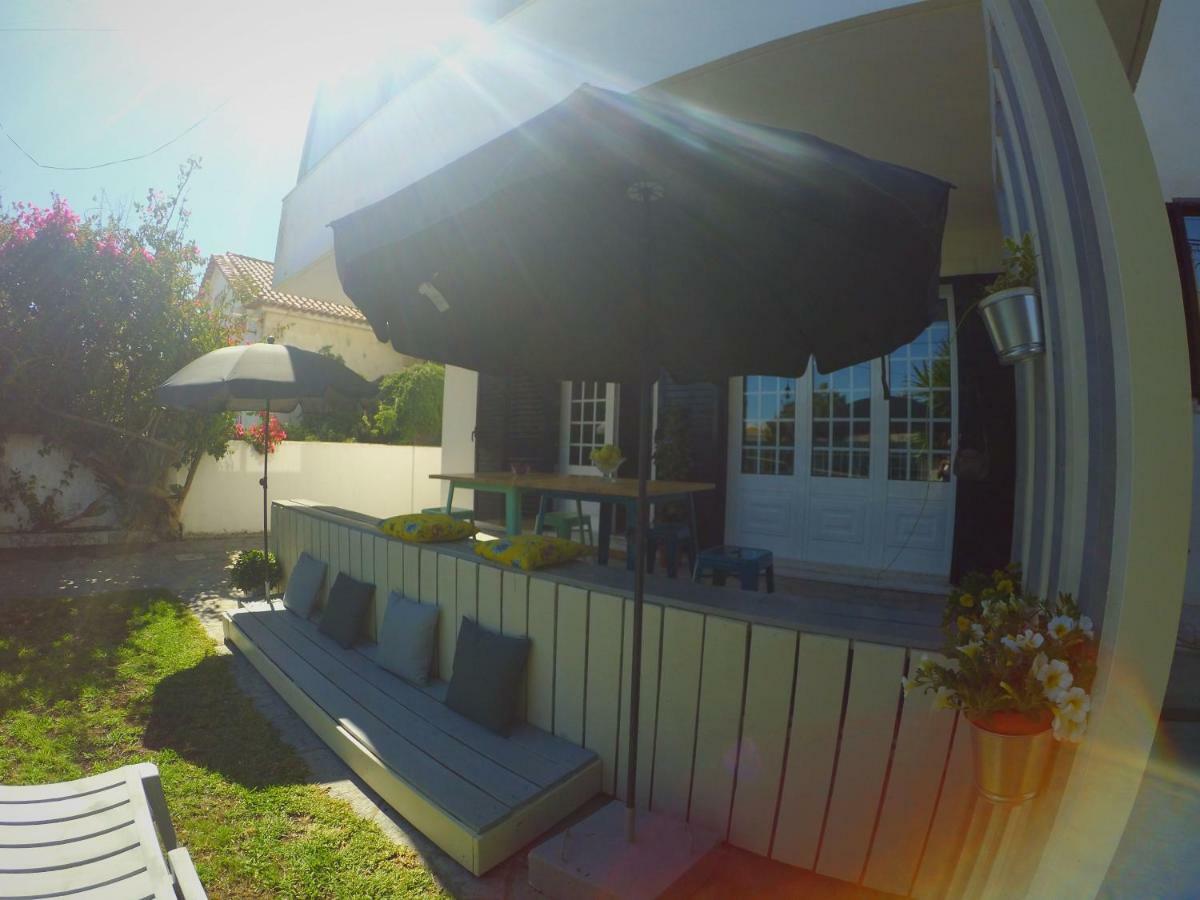 Lisbon Waves Surf Lodge Almada Exterior photo