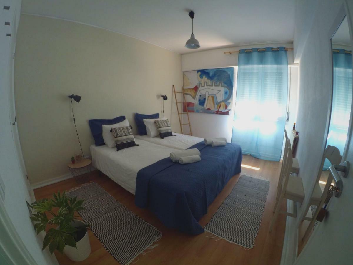 Lisbon Waves Surf Lodge Almada Exterior photo