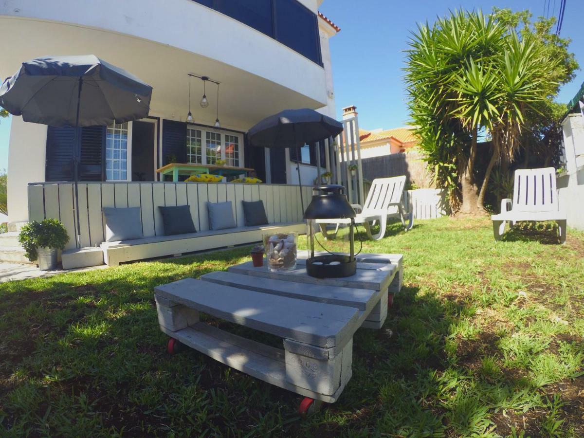 Lisbon Waves Surf Lodge Almada Exterior photo